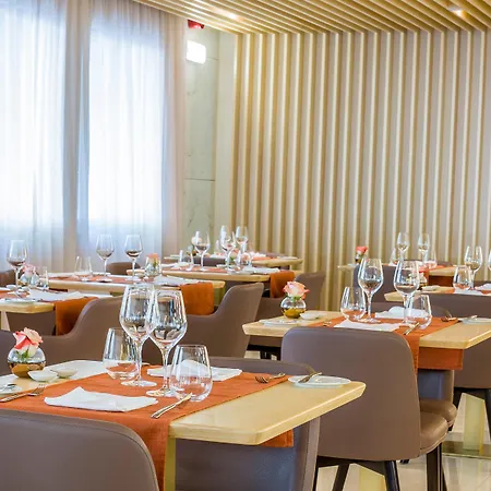 Hotel Smy 4*