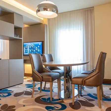 Smy Hotel 4*